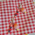 Leuke kralen telefoonketting en tashanger met aardbei en ijsje voor de warme zomerdag. - Zoete Aardbei Blauwe Bessen Hanger