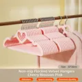 Pink flocked velvet clothes hangers, non-slip heart-shaped kids coat hangers for home storage - Kids / 32.5x20x0.45cm / Pink