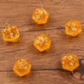 Ciondoli dadi acrilici gialli a 20 facce, ciondoli trasparenti DIY 19x23mm per orecchini e gioielli. - Giallo