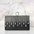 Schwarze Damen Abendtasche mit funkelnden Strassfransen und Metallgriff für Partys Feiern - 19.5*12*3CM / Schwarz