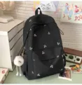 Japanischer Stil Ins schwarzer Rucksack mit süßen weißen Schleifendrucken und Plüschtier. - Schwarz Groß Mit Anhänger