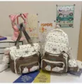 Japanischer Ins süßer Ita-Taschen-Set mit Rucksack, Tragetasche und Beutel, Sternenmuster. - Rucksack und Tragetasche Set mit Hase und 4 Hunden / Khaki