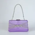 Lila Satin Abendtasche Clutch Detail, elegante glitzernde Strasskette und Kristallknoten. - Violett