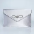 Silberne Satin Abendtasche Clutch mit glitzerndem Strass Schleife für elegante Party Anlässe. - Silber