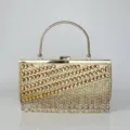 Elegante goldene Abendtasche mit funkelnden Strasssteinen, Kristallfransen und Metallgriff. - Gold