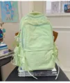Detailansicht des japanischen lässigen hellgrünen Rucksacks mit süßer Stickerei und Bändern. - Grün (Ohne Anhänger)