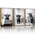 Hooglandse koe badkamer muurkunst, grappige canvas print set met houten kader voor interieurdecoratie. - 20x30cm / Hooglandkoe Badkamer Drieluik / BK2196 (Canvas met PS Lijst)