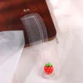 Transparante glinsterende haarkam met schattige aardbei bedel handige hoofdhuidverzorging - Mini Kam / 4x13cm / Rode Aardbei - Kleine Kam