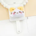 Leuke cartoon kat handspiegel met pluche ontwerp, draagbaar en stijlvol voor dagelijks gebruik. - Kitten met gesloten ogen / Wit