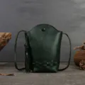 Σκούρη πράσινη δερμάτινη mini τσάντα χιαστί, vintage πλεκτή γυναικεία τσάντα κινητού - Πράσινο