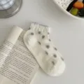 Calzini trasparenti da donna a pois, calze corte in rete traspirante con bordo ondulato. - Grandi Pois Bianchi