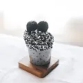 Flauschige Korallenfleece Cupcake Socken für Damen, süße Geschenksocken für zu Hause. - Preis ohne Box / Schwarz & Weiß