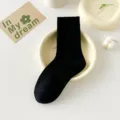 Schwarze Rippsocken für Damen, minimalistische einfarbige Freizeitsocken aus Baumwolle. - Einheitsgröße / Waffel Schwarz
