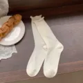 Chaussettes mi-hautes blanches en dentelle ajourée pour femmes, style japonais mignon d'été. - Taille unique / Fines Rayures Verticales