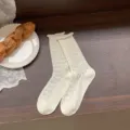 Chaussettes mi-tubes ajourées en dentelle blanche pour femmes, style japonais respirant. - Taille unique / Petit motif losange