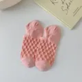 Pink mesh low-cut socks for women, breathable thin invisible summer boat socks candy color. - CF7304 Pink