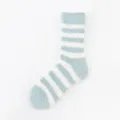 Gezellige blauw-witte pluizige winter sokken voor dames, warme slaapvloersokken. - Eén maat / Lichtblauw