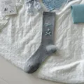Grey mid-calf cotton socks featuring cute light blue ribbon bows and floral charm. Cozy style. - One Size / am2524 Button Gray