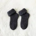 Gezellige donkergrijze gespikkelde thermosokken, comfortabele dikke winterpluche sokken. - Eén maat / Zwart