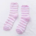 Chaussettes douillettes en polaire corail pour femmes, rayées, chaudes pour l'hiver à la maison. - Taille unique / Violet