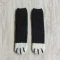 Gemütliche kuschelige Katzenpfoten Socken Damen, dicke warme Korallenfleece Haussocken. - Einheitsgröße / Zotteliger Korallenfleece in Schwarz