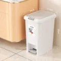 Plastic Step Trash Can 6.5L Foot Pedal Waste Bin for Bathroom Kitchen Bedroom Home Use White - Step-on and Press / 6.5L