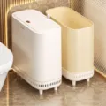 Poubelle étroite avec couvercle pour salle de bain et cuisine, corbeille en plastique. - Grand avec Pieds / Jaune Lait