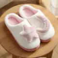 Zachte warme huisschoenen voor dames met schattige ster en maan decoratie in roze. - 36-37 / Ster Maan Halve Rug / Roze