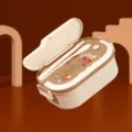 Edelstahl Bento Lunchbox mit süßem Capybara Cartoon Druck, zwei Fächern und Besteck inklusive. - Wasserschwein 2 Fächer + Besteck