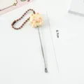 Süßer Cartoon Kaninchen Ohrreiniger aus Metall mit Kette, niedliches Design tragbares Werkzeug. - Ohrlöffel / Beiges Kaninchen mit weißen Flügeln