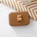 Leuke melktheebruine contactlenzendoos met 3D beer, draagbare dubbele partnerbox voor verzorging. - Koffie - Strikbeer