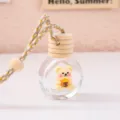 Simpatico orsetto cartone animato ciondolo profumo auto con tappo in legno e corda intrecciata. - Orsetto tè al latte beige