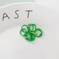 Groene gelakte open metalen buigringen voor DIY handwerk, sieraden maken en handige accessoires. - Groen