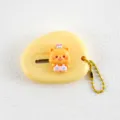 Simpatico taglierino orsetto giallo, mini cutter tascabile portatile con catena per pacchi. - Stile goccia d'onda - Orsetto con salopette a cuore