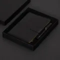 A5 zwart zakelijk notitieboek en pen cadeauset, elegante omslag met praktische gesp - A5 Geschenkset / Zwart