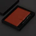 A5 bruin zakelijk lederen notitieboek met magnetische sluiting en pen in geschenkdoos - A5 Geschenkset / Bruin