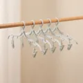 Opvouwbare reiskledinghanger in lichtblauw, draagbare 5-pack met 10 clips voor onderweg. - Met clip / 5 Stuks/Pak / Lichtblauw