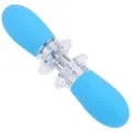 Dettaglio del supporto per mais in acciaio inossidabile con manico in TPR blu per barbecue. - Confezione da 2 / Blu