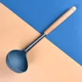 Cuchara de sopa de silicona azul con mango de madera de haya para la cocina - Cuchara de Sopa / Gris Acero