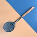 Espumadera de silicona con mango de madera utensilio de cocina para sartén antiadherente - Espumadera / Gris Acero