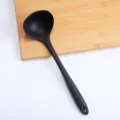 Mestolo da cucina in silicone nero, utensile antiaderente resistente al calore con foro. - Cucchiaio da Minestra / Nero