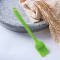 Green silicone pastry brush for baking and grilling, flexible bristles, easy to clean, kitchen tool. - Small (20.5cm) / Green