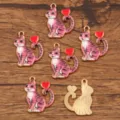 Ciondoli gatto rosa in lega smaltata con coda a cuore rosso, graziosi ciondoli animali. - Viola