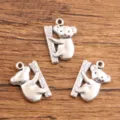 Pendentif charm koala en alliage argenté sur branche pour fabrication de bijoux et colliers DIY. - Style Koala Enlaçant un Arbre (21) / 14x19mm / Argent antique