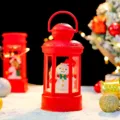 Rote Weihnachts laterne Dekoration mit Schneemann Figur, perfekte festliche Beleuchtung. - Weihnachtskristalllicht-Serie / 2208 Schneemann