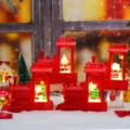 Rote Weihnachts-Zug-Dekoration mit LED-Beleuchtung, festliches Deko-Modell für den Tisch. - Weihnachtskristalllicht-Serie / 2250 Zug Sternenlicht / 4er-Set