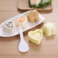 Set di stampi per polpette di riso per neonati con cuore e fiore e cucchiaio bento. - Stampi a cuore e fiore di prugno con cucchiaio per riso