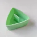 Stampo per polpette di riso triangolare verde, pratico strumento per sushi e bento box. - Grandi stampi per riso triangolari a strati verdi