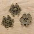 Antike Bronzefarbene Blumen Metallverbinder, Mehrloch DIY Schmuck Anhänger, Vintage Funde. - Verbinder Nr. 2 / 28*33mm