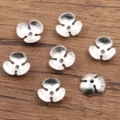 Antiek zilveren bloem kralenkapjes DIY legering sieraden spacer componenten knutselaccessoires - Driebladige Bloemstijl (995) / 4*15mm / Antiek Zilver